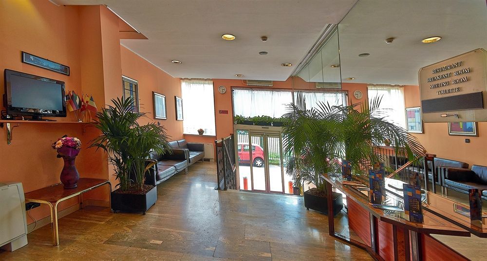 Rex 3* Milano